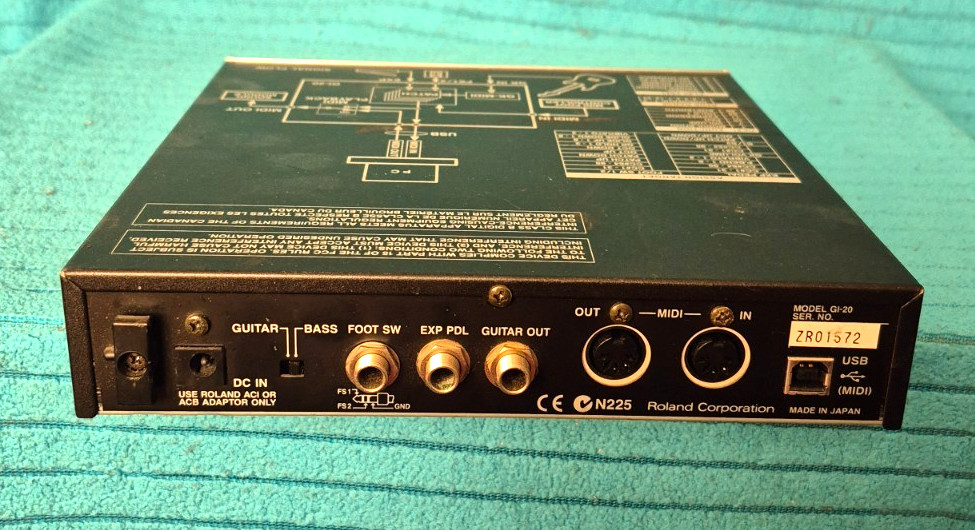 Roland GI-20 GK / Guitar & Bass Midi Interface Unit, with CD-ROM