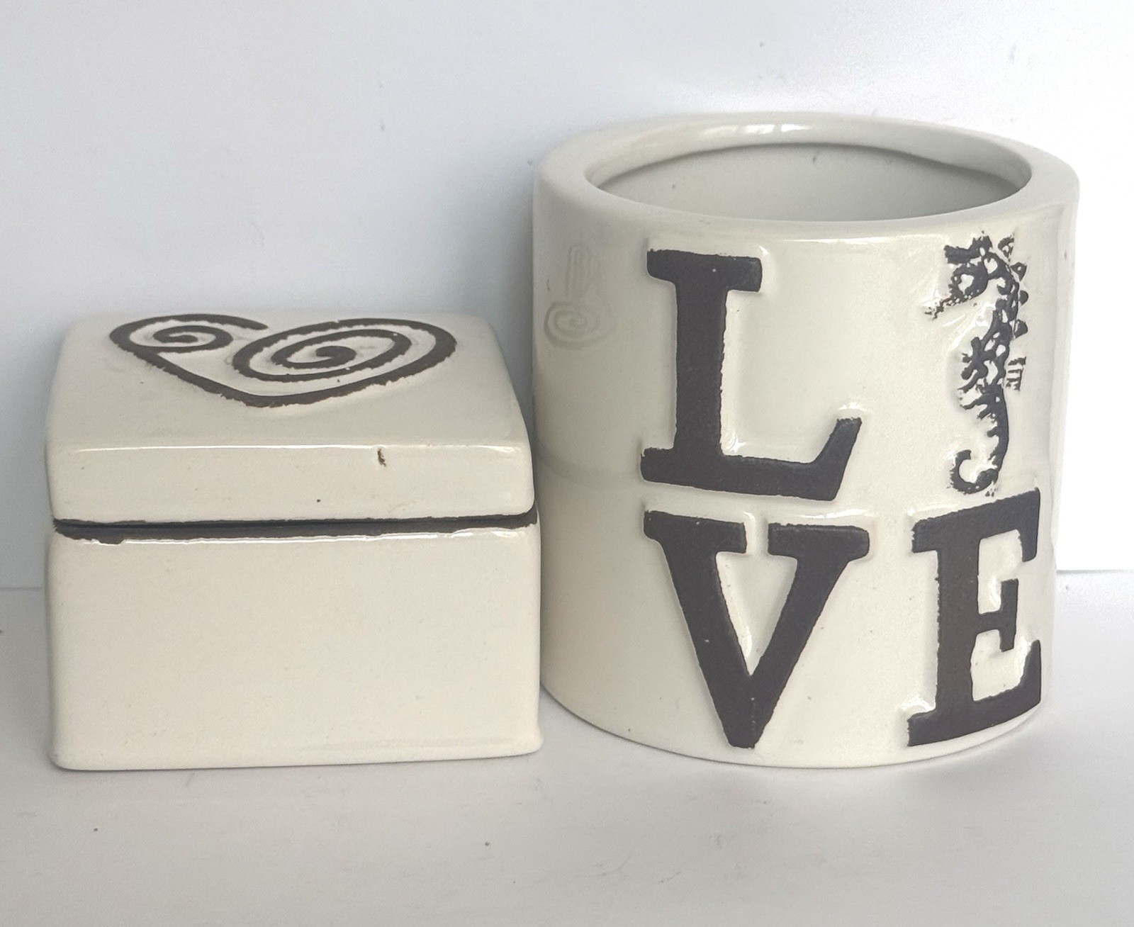 2 LOVE Home Decors- Holder & Box Ceramic Rustic White Seahorse
