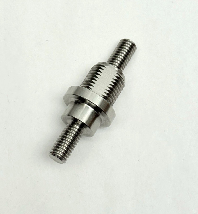 23-13718-012 Electrical Pass Thru Stud for Freightliner