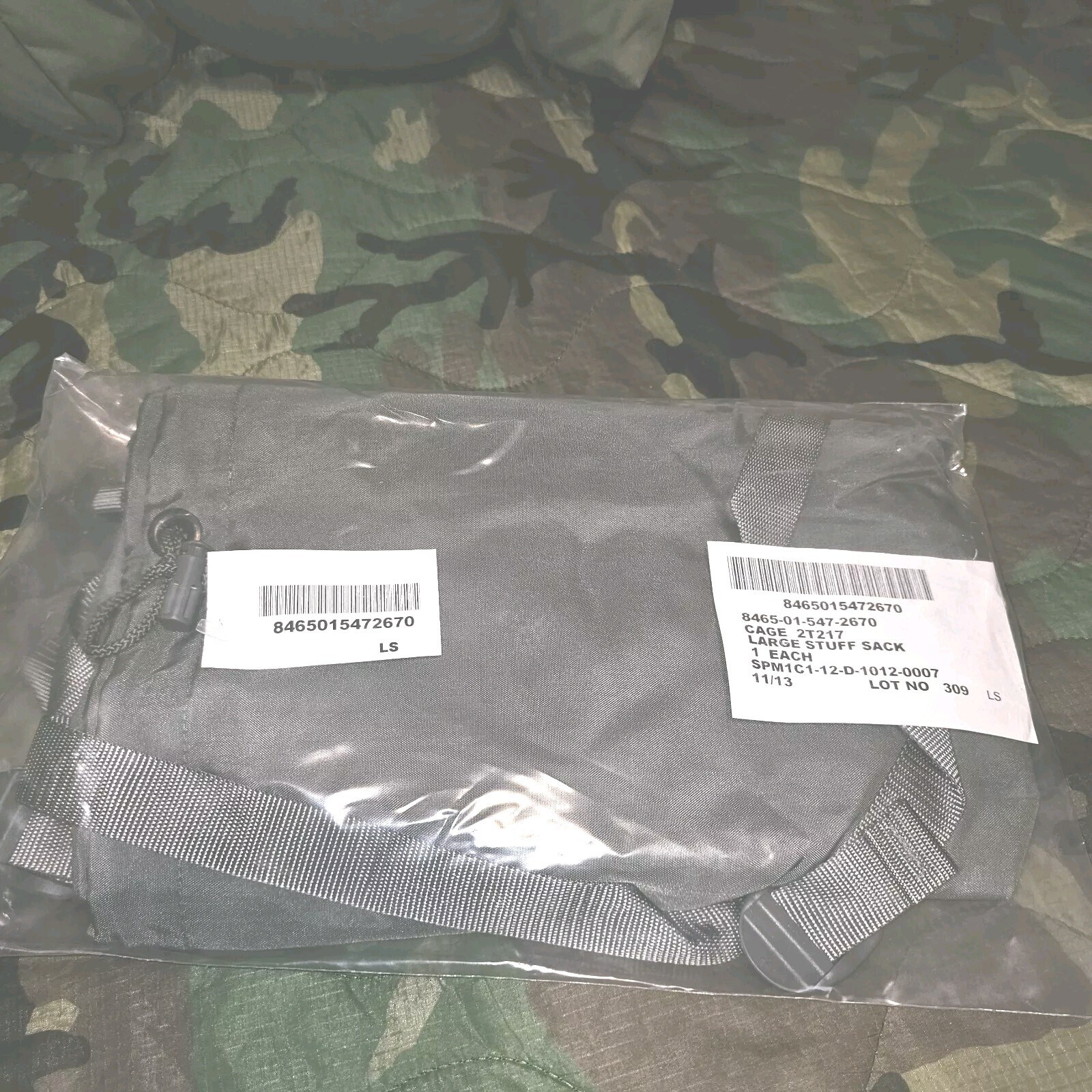 Vintage USGI Intermediate Cold Sleeping Bag - NSN: 8465-01-049-0888
