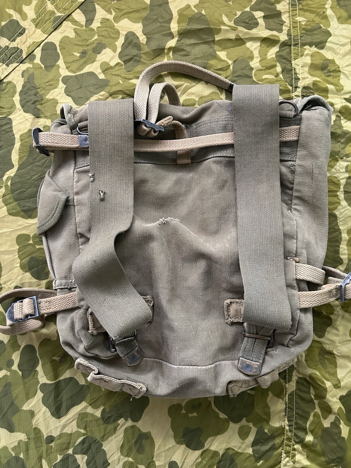 US M1945 Pack Vietnam War Era OD Green Field Pack USMC