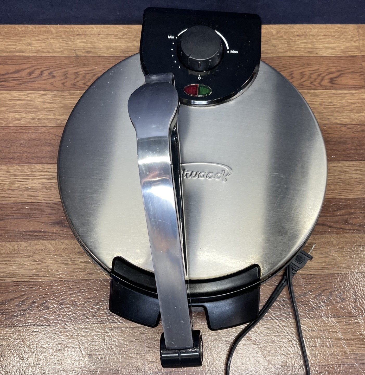 Brentwood TS-129 Stainless Steel Non-Stick Electric Tortilla Maker /READ