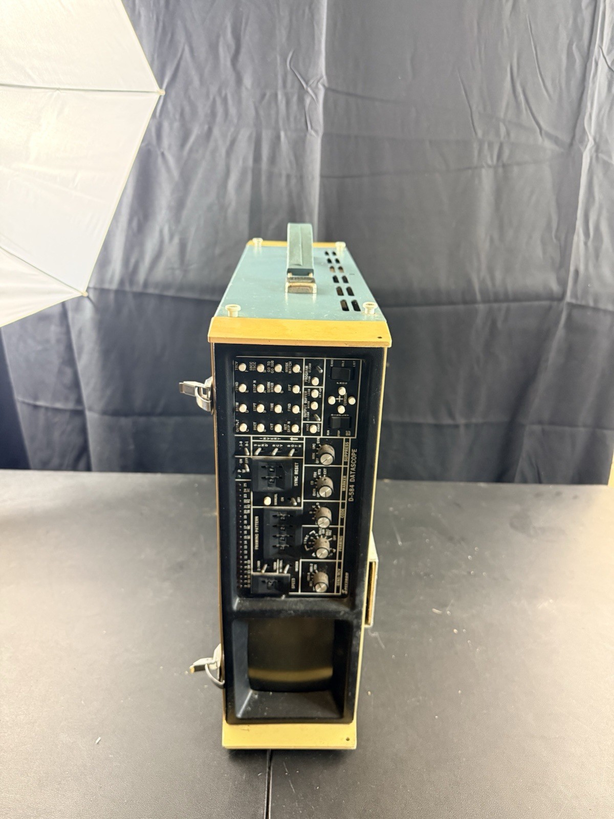 D-584 Datascope Retro Computing Test Equipment Serial Protocol Analyzer WORKS
