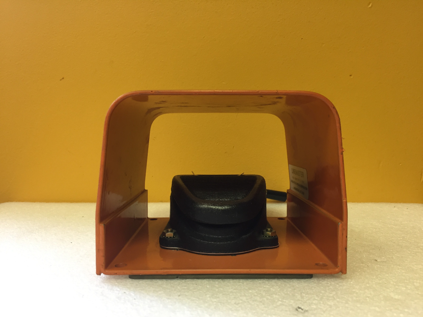 Linemaster 522-B14 / 632-S 6" x 6" x 4.5" General Purpose Foot Switch + 632-S