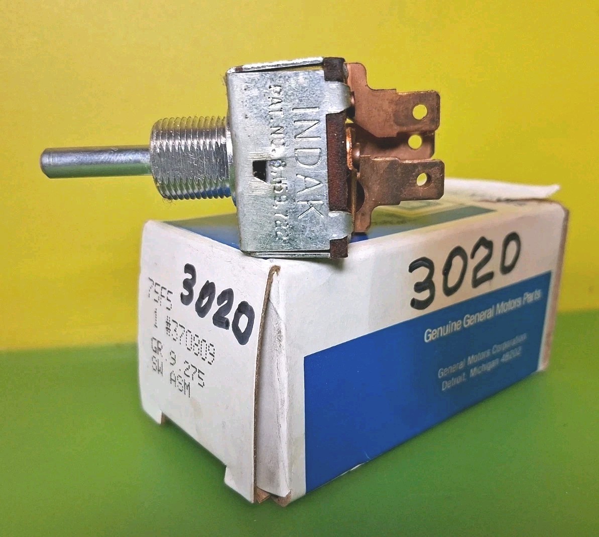 NOS new GM A/C Heater Switch 370809  Chevrolet GMC Van Roof Mount 1974-1984