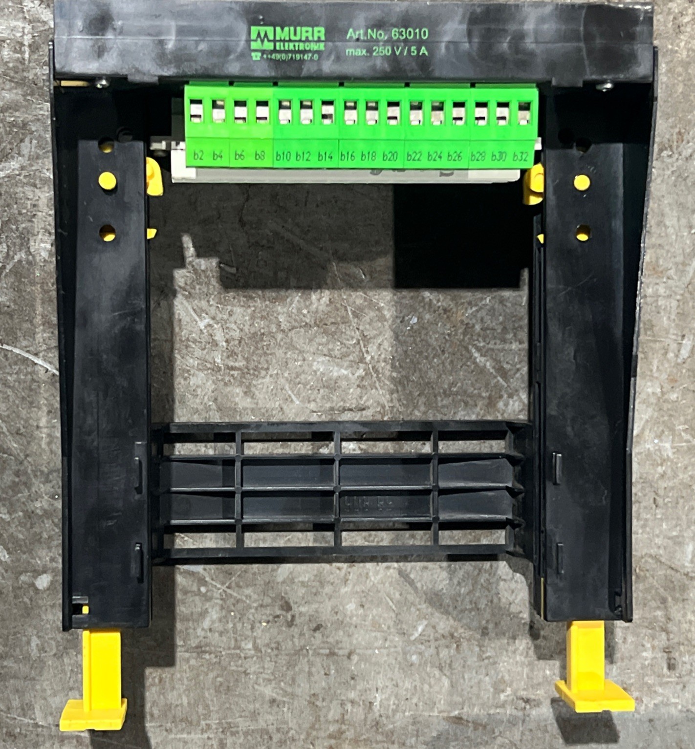 🔥Murr Elektronik 63010 Slot Card Holder, 250V 5A, Used, Free Shipping🇺🇸