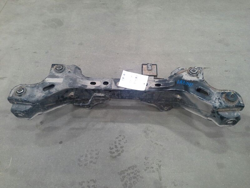 Used Rear Frame Crossmember fits: 2018 Hyundai Santa fe rear SWB Sport FWD w/o e