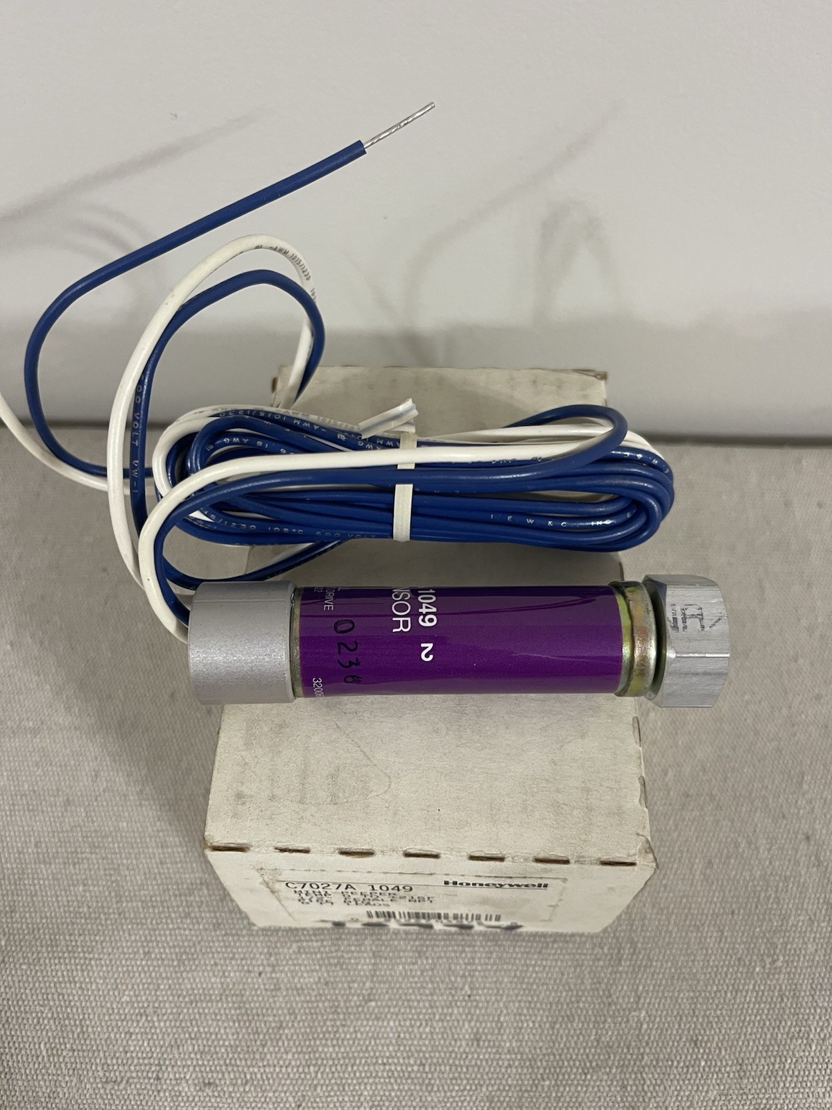 Honeywell C7027A1049 Flame Detector Sensor Mini-Peeper