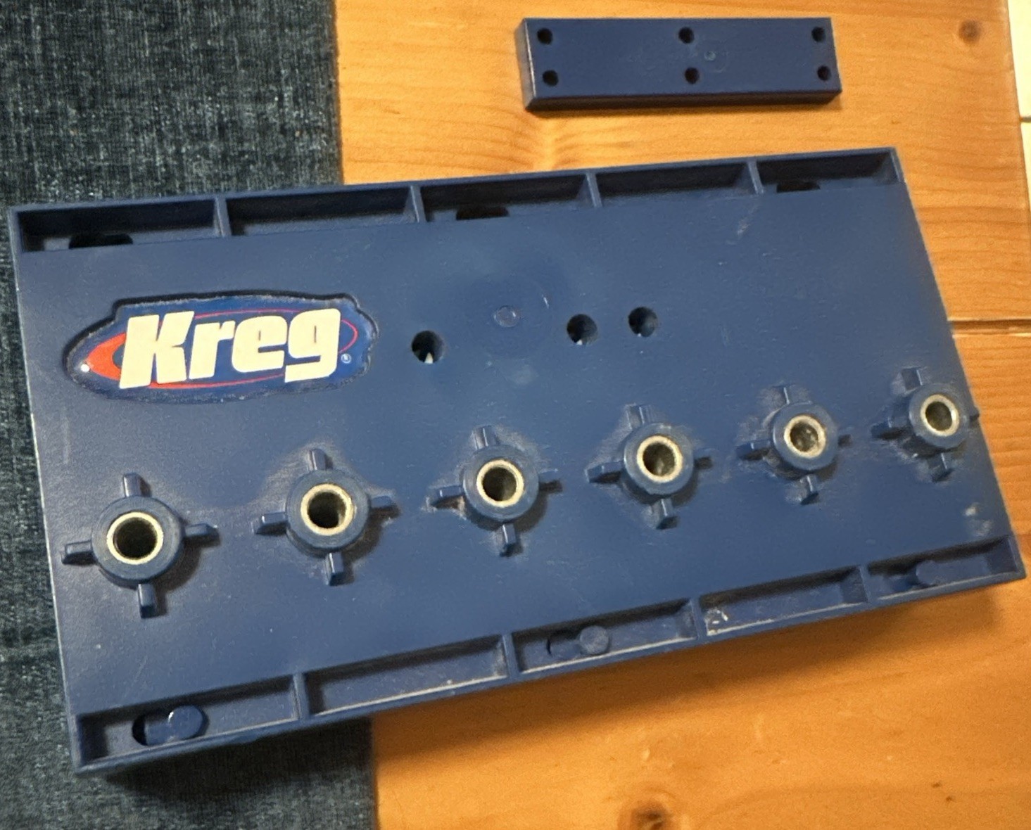 Kreg Shelf Pin Jig 1/4 Inch - Cabinet Shelf Hole Drilling Guide - Edge Aligned