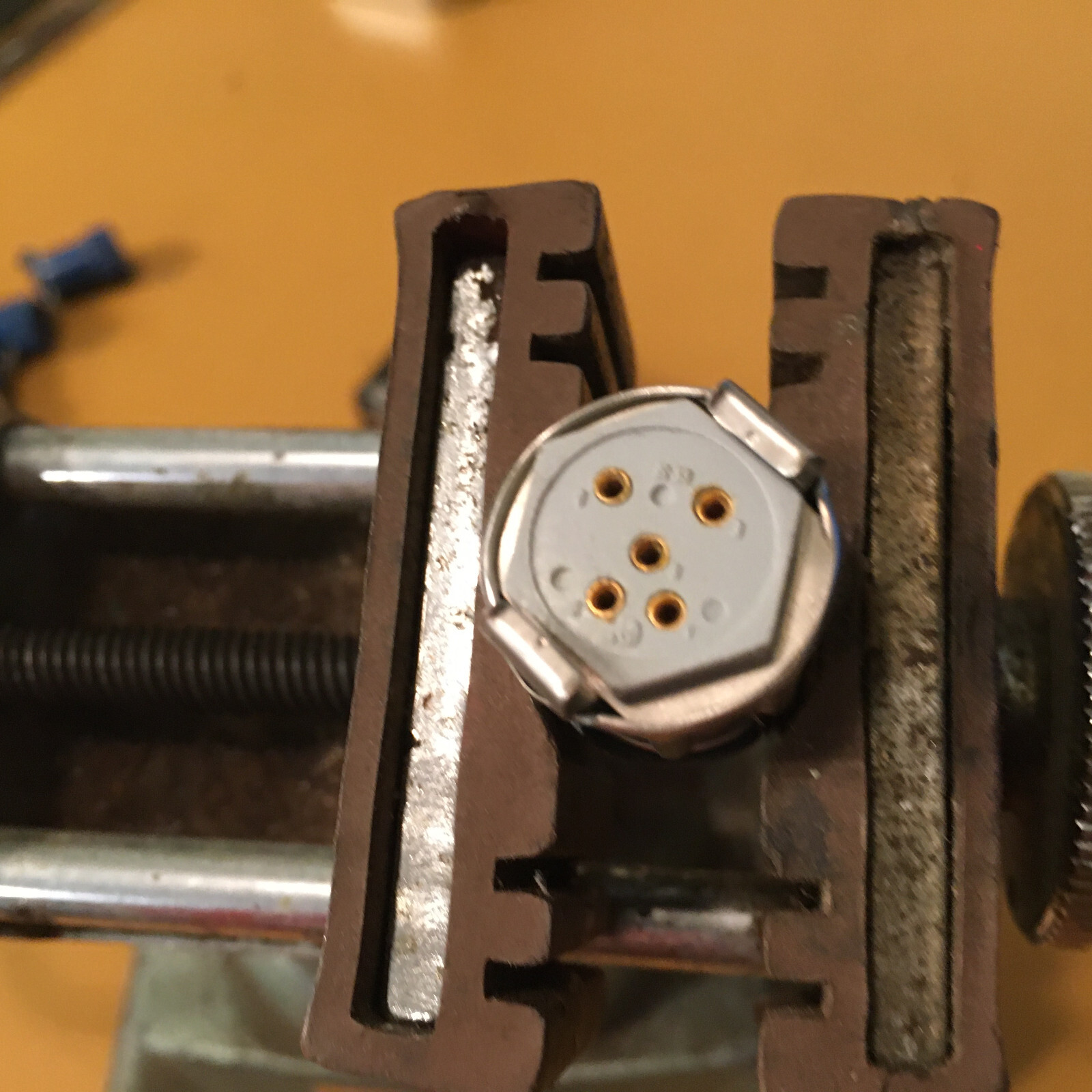 1 Amphenol 5 pin Female Circular Connector