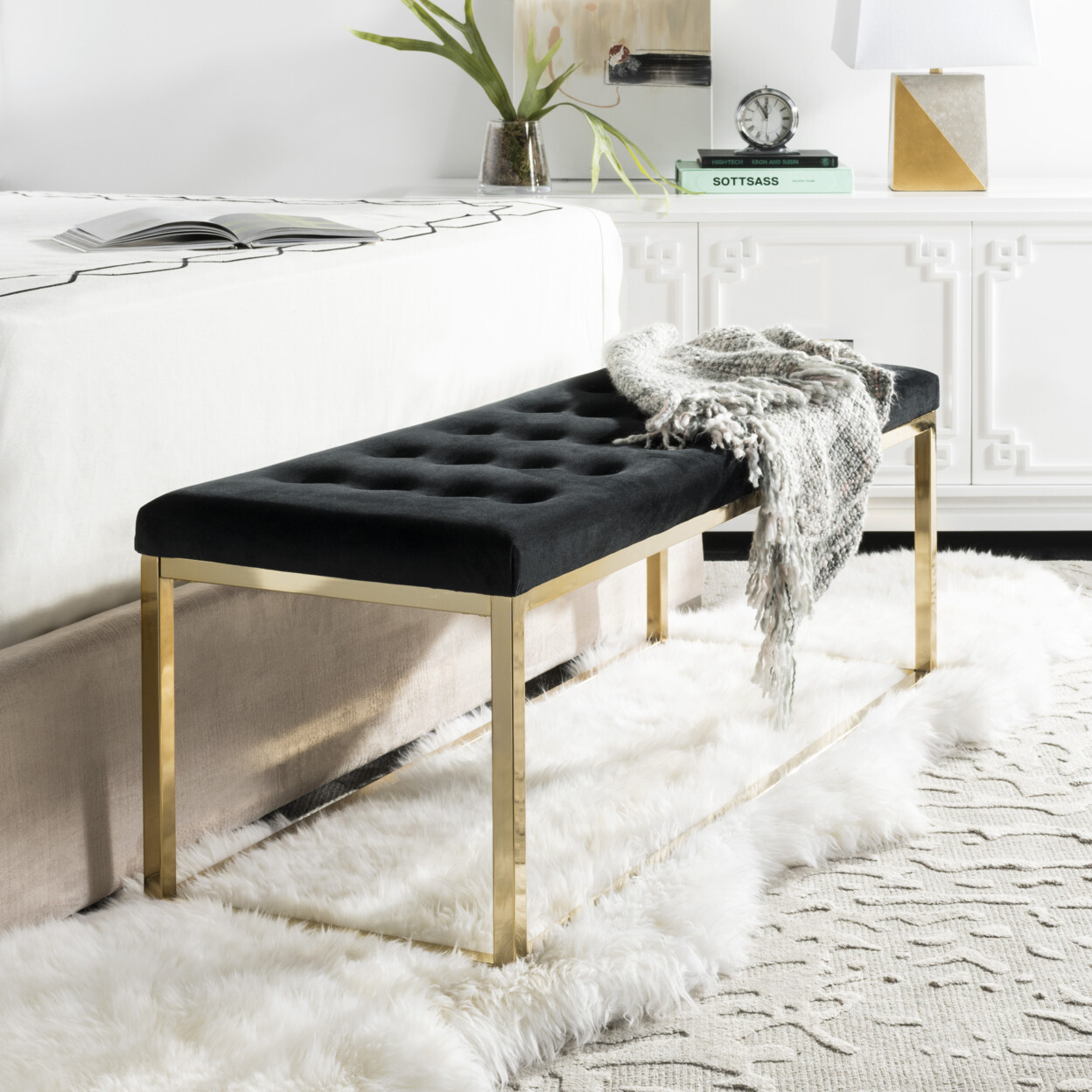 SAFAVIEH Reynolds Velvet Bench | Black / Brass |