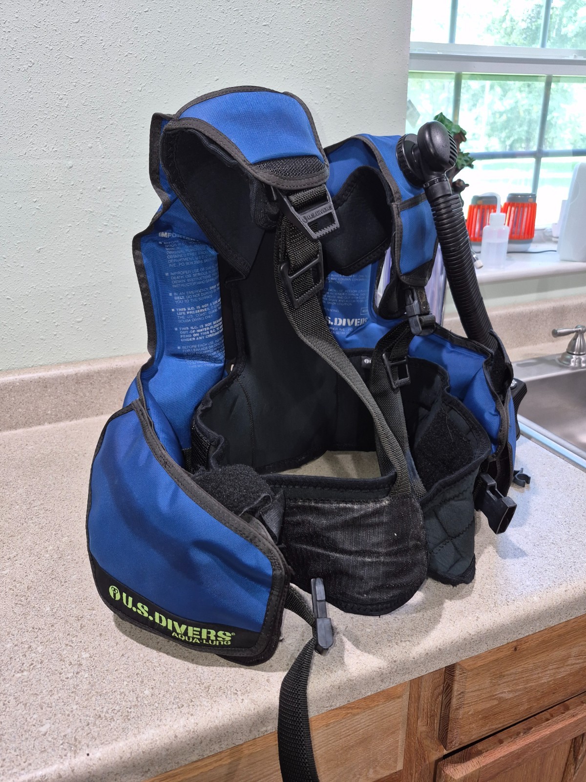US Divers Elan Women's Size Medium Scuba Diving BCD