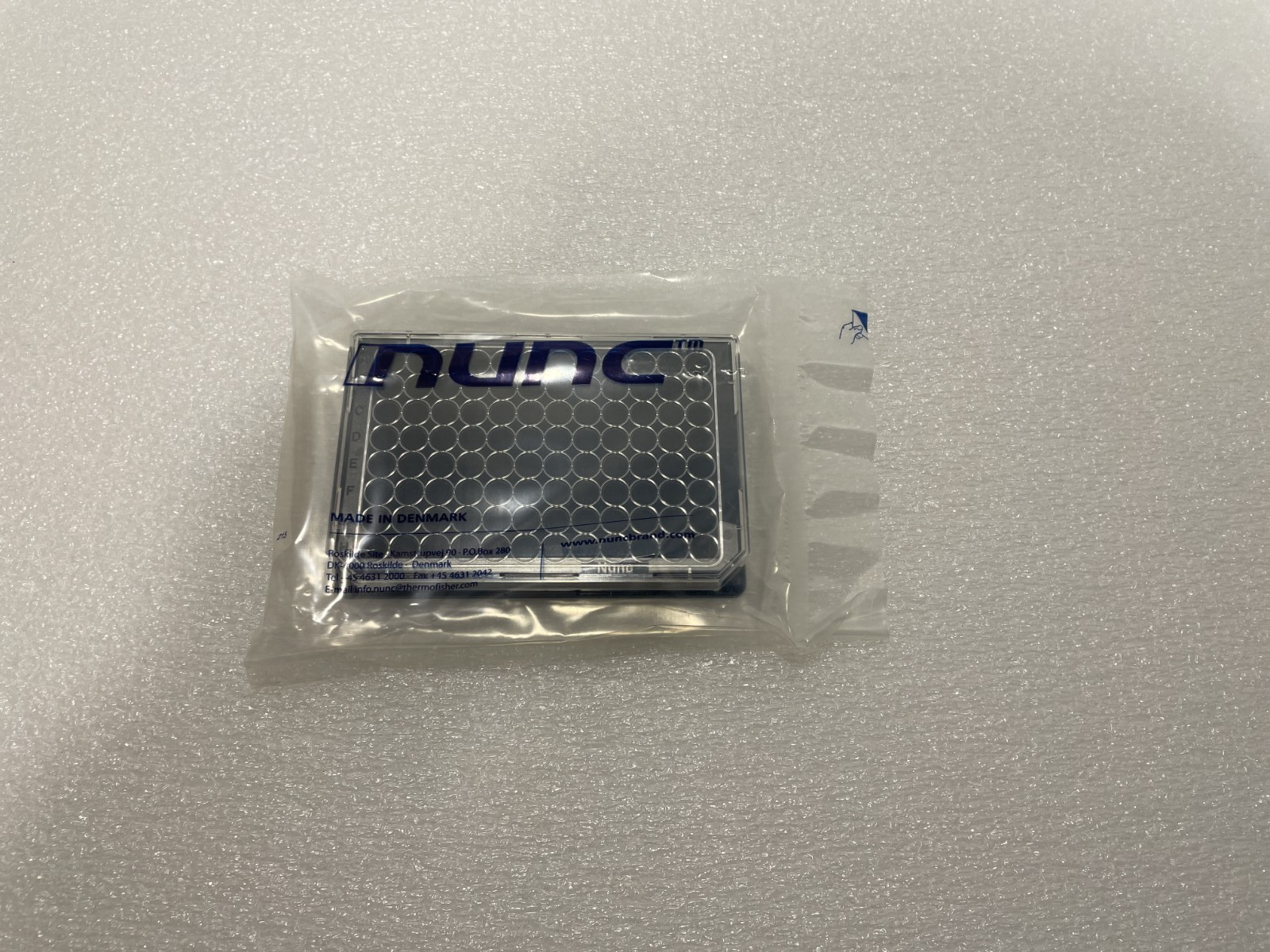 Nunc 237105 96F NONTREATED MicroWell Black