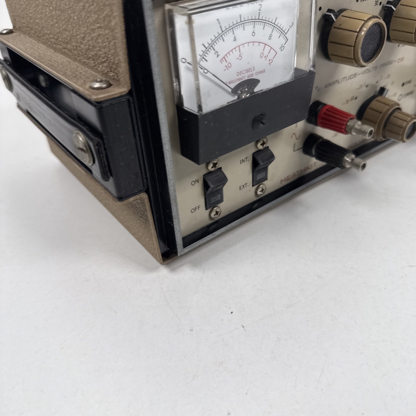 Vtg Heathkit Sine Square Audio Generator Model IG-18 Powers On Untested / Video