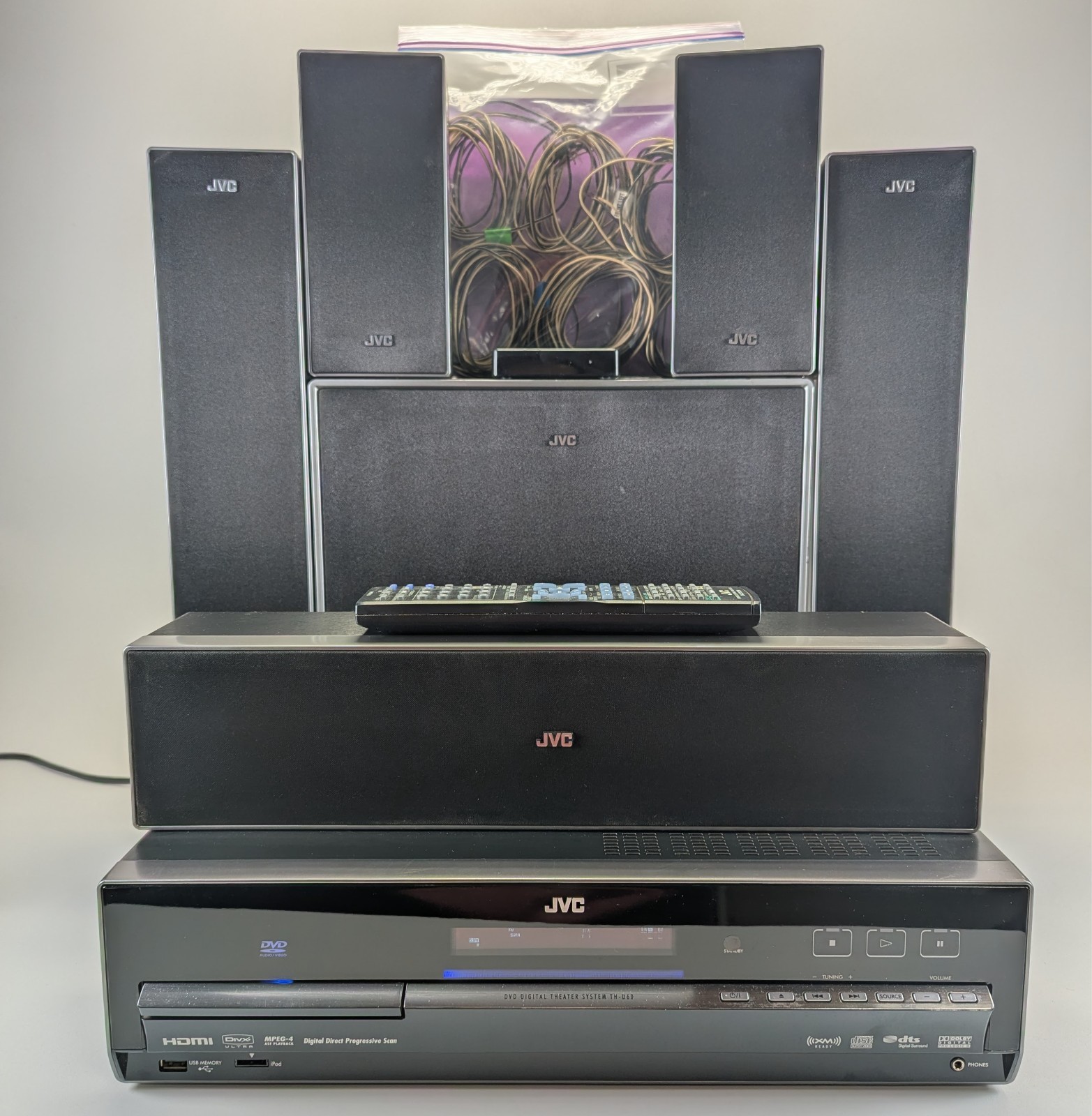 JVC TH-D60 XV-THD60 HDMI DVD Digital Home Theater System - Tested & Complete