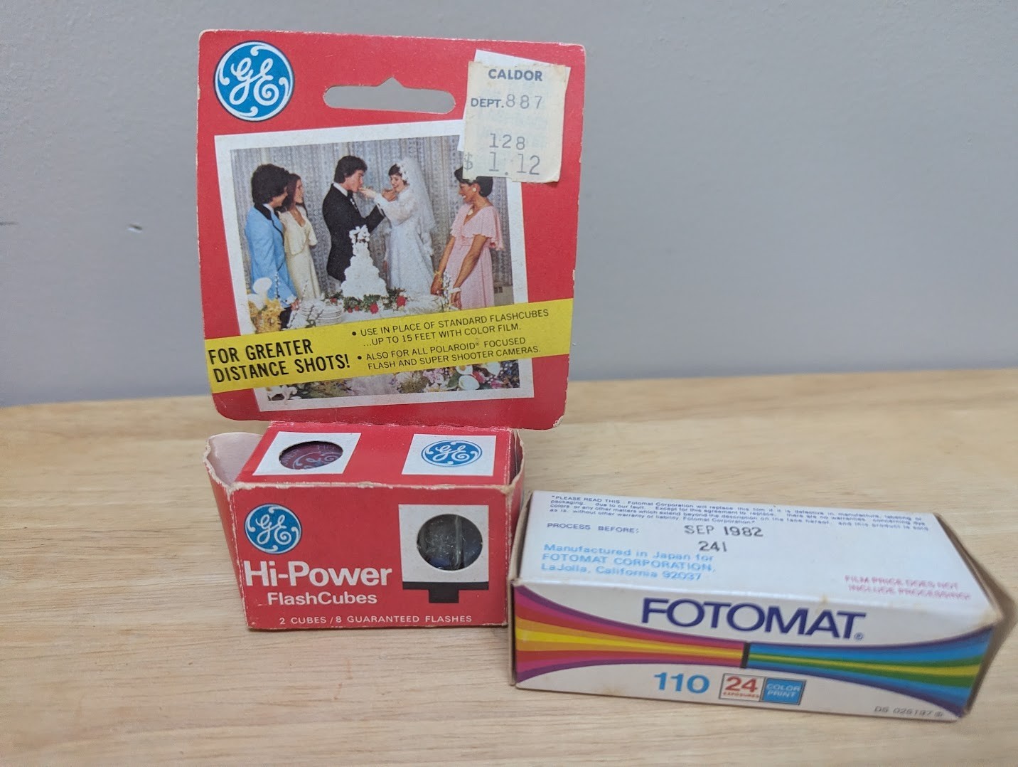 Vintage FOTOMAT FILM and GE Hi-Power Flashcubes - Collectible Photography Items