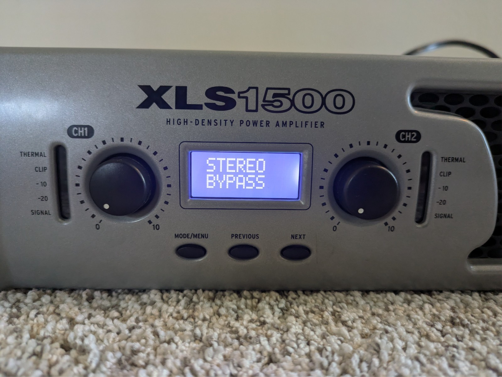 Crown XLS1500 Two-Channel Power Amplifier *TESTED*