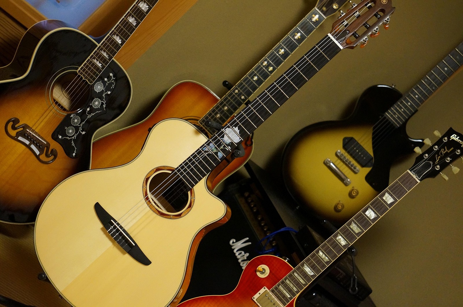 Jockomo Single Rose Guitar Inlay Sticker