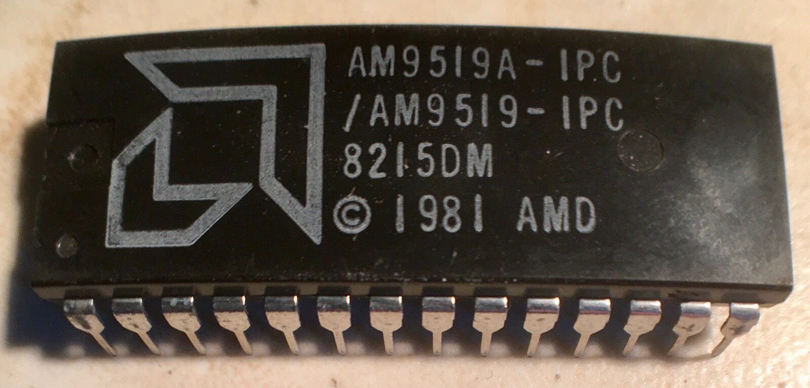 AMD AM9519A-1PC Universal Interrupt Controller - NOS