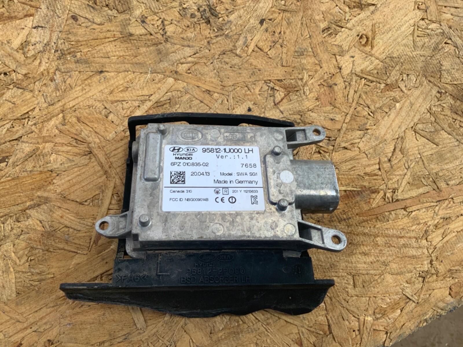 2014 2015 Kia Sorento Left Blind Spot Sensor Module LH OEM Part # 95812-1U000