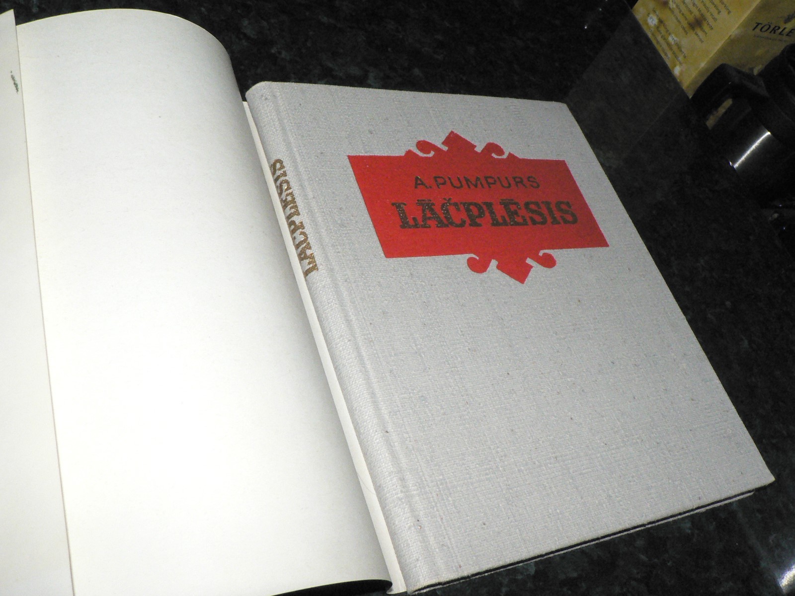 A.PUMPURS LACPLESIS 1973