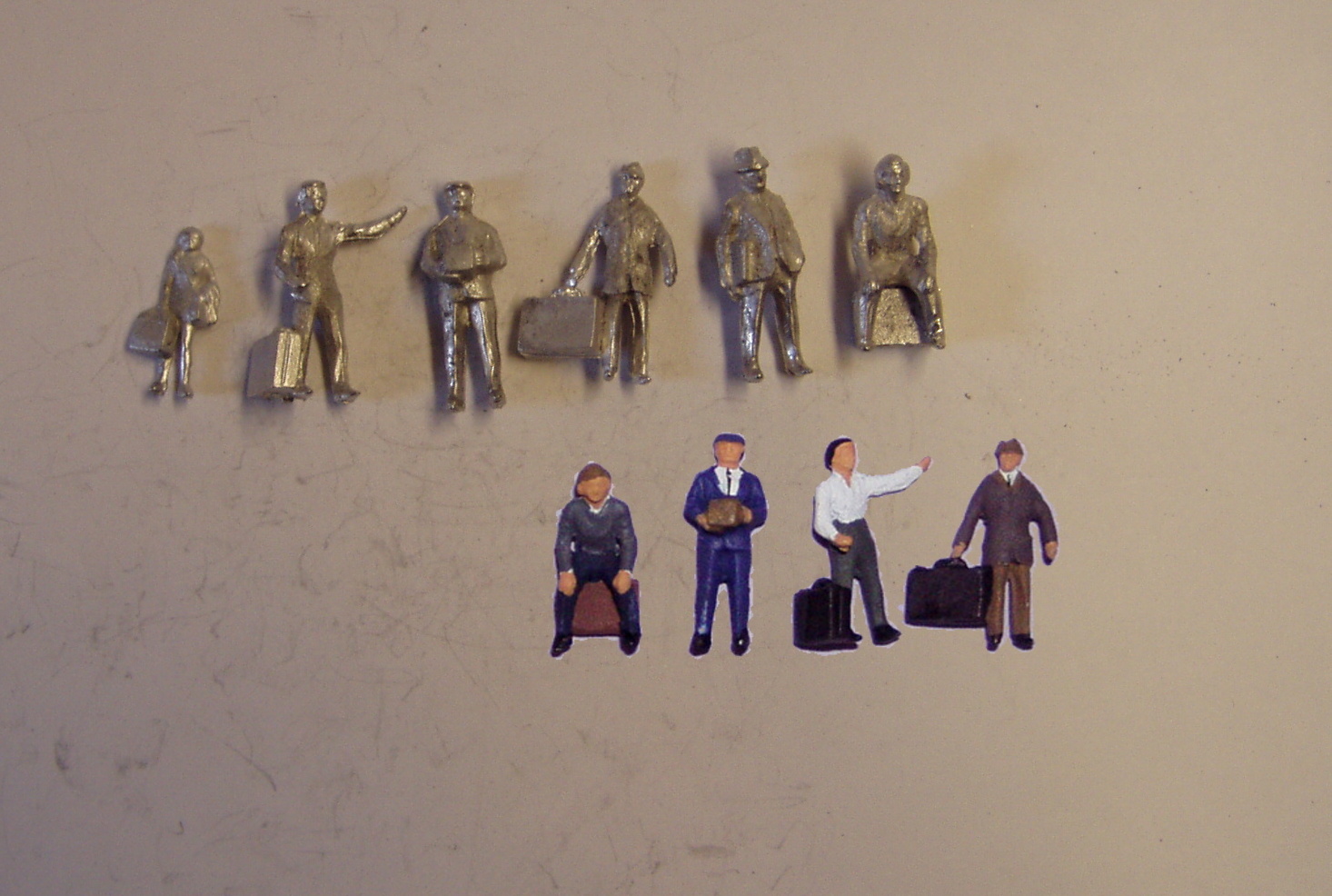 P&D Marsh OO Gauge PW117 People with luggage (6) castings require painting