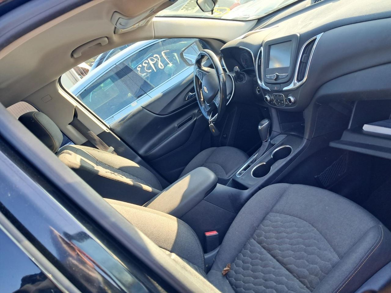 EQUINOX 2018 Glove Box 4894799
