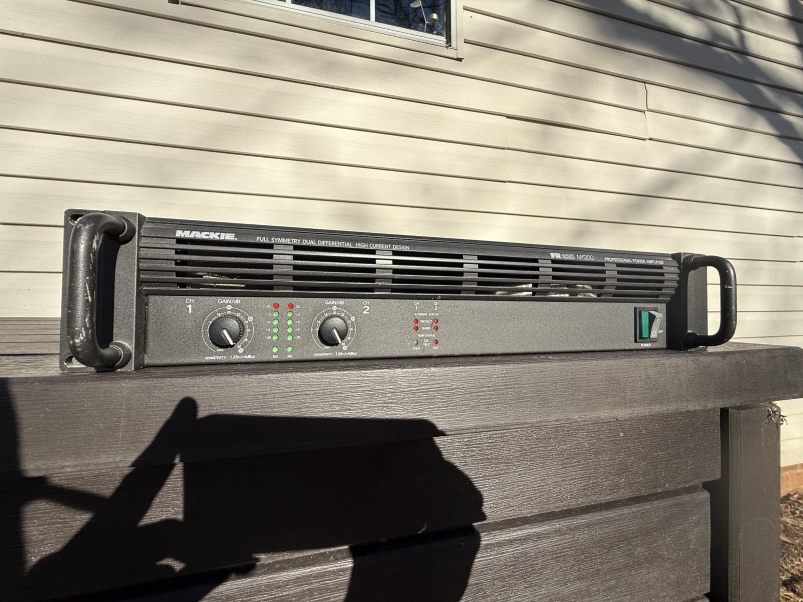 Mackie Professional Power Amplifier M-1200 CLEAN WORKING