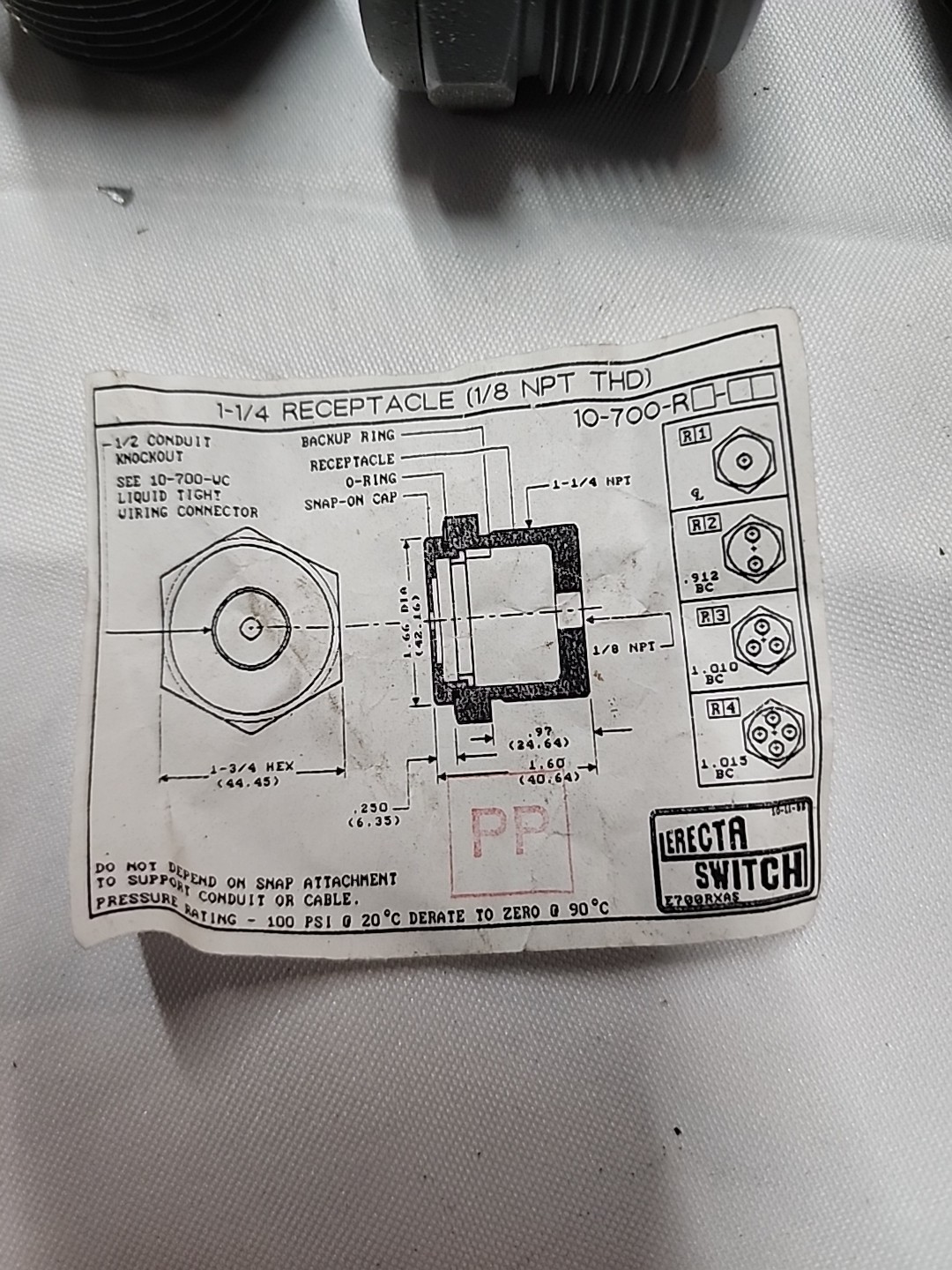 10 Pcs. COMPAC ENGINEERING 10-793-R Float Switch Housing NEW Single Hole 1¼" NPT