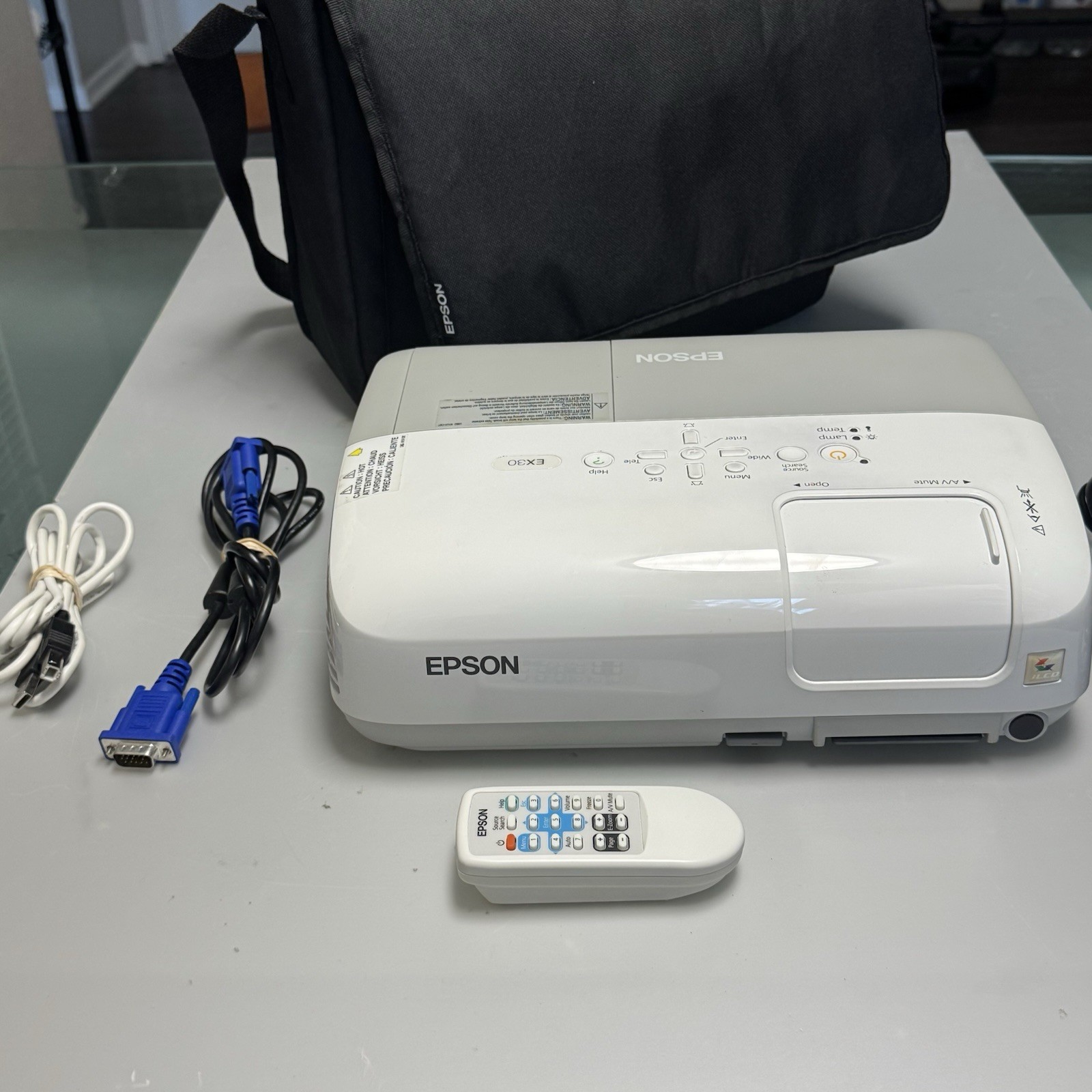 Epson EX30 H283A Projector Tested w/ Remote Bag VGA USB Cables