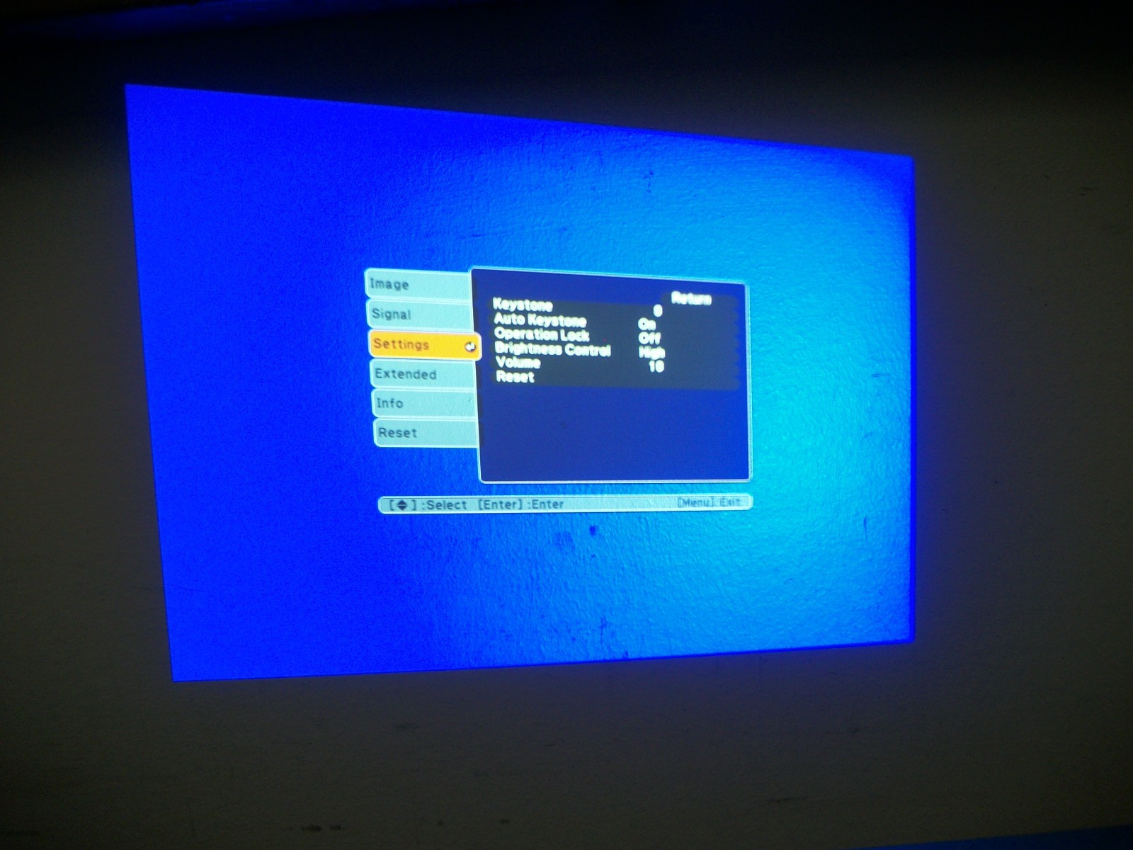EPSON EMP-X5 PowerLite 77C LCD Presentation Projector w/Case & Cords Shown