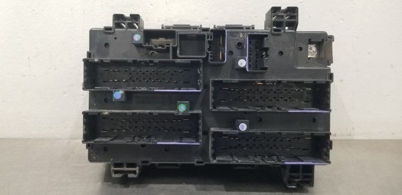 2015-2022 Dodge Ram 1500 Engine Fuse Box Assembly OEM