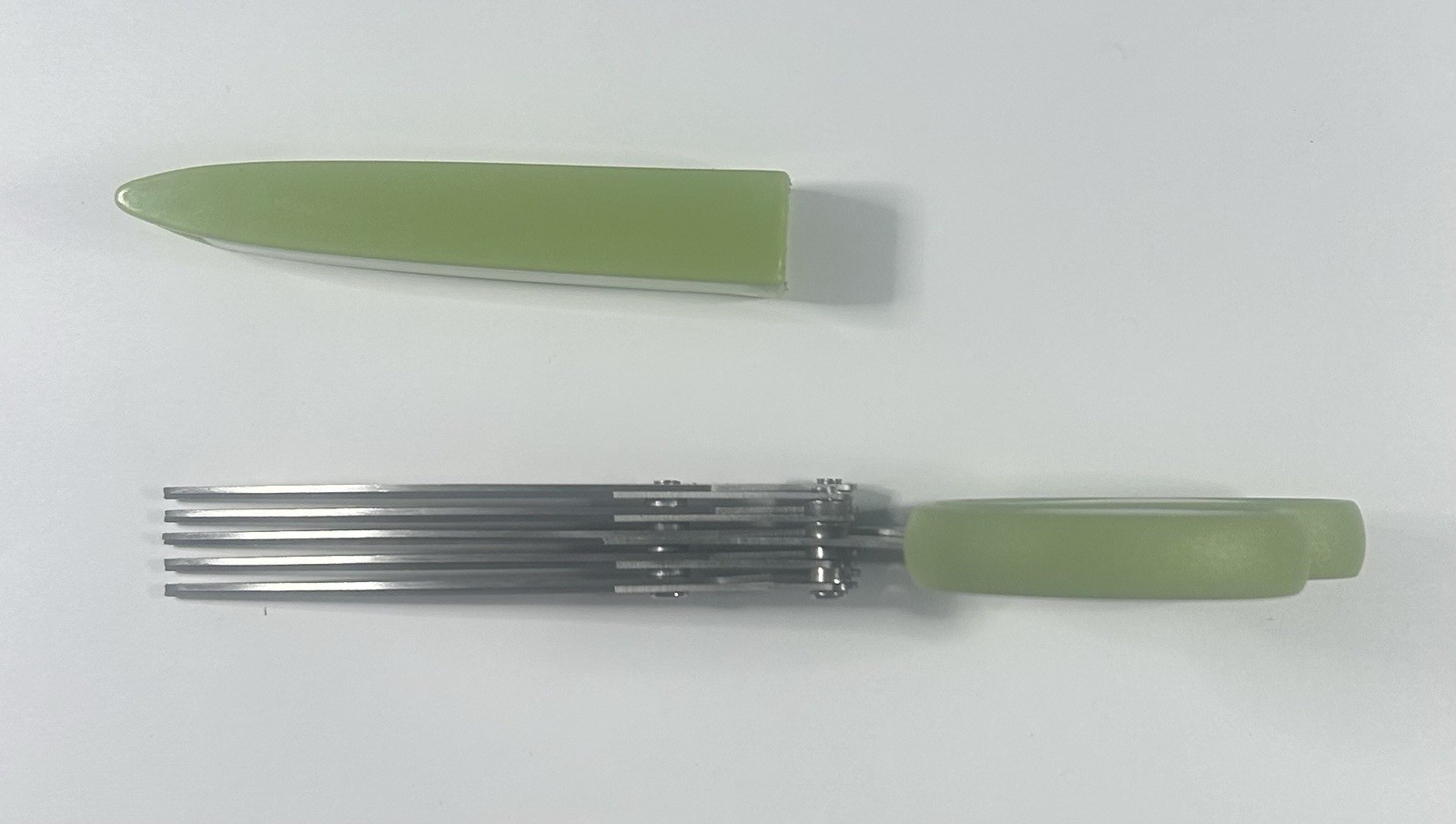 NEW Herb Scissors 5 Blade Multipurpose Kitchen Shears w/ Herb Stripper & Cover