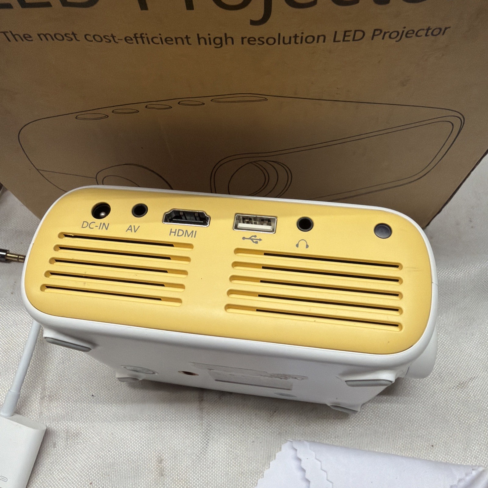Mini LED Portable Video Projector Elephas