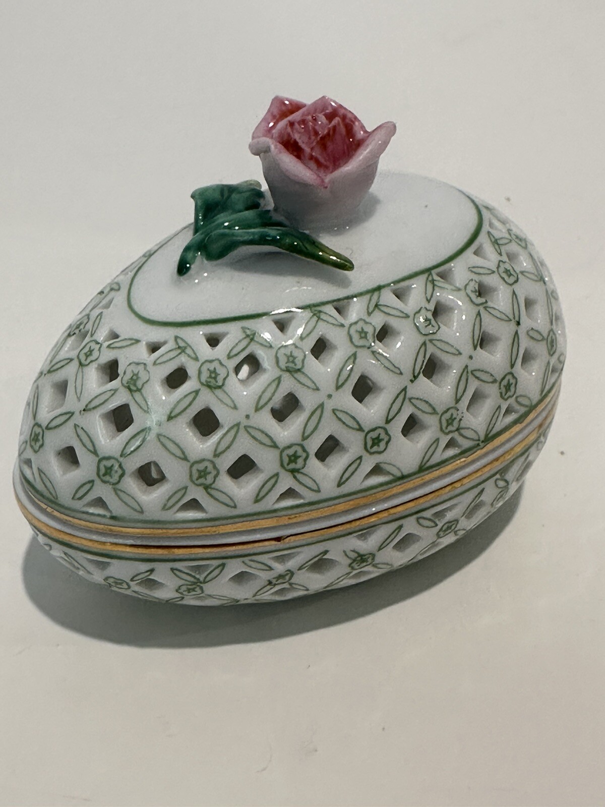 Porcelain Reticulated Egg Shaped Box With Applied Pink Rose
