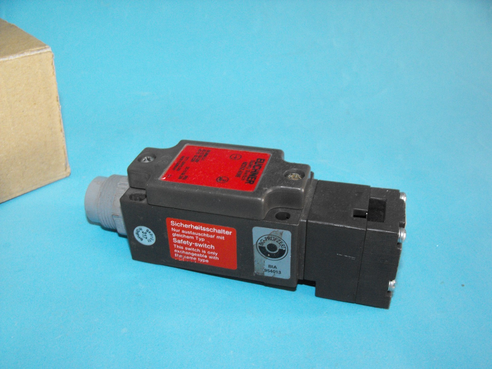 Euchner NZ2VZ-528E.Safety switch.EN60947-5-1.6A/230V.USED