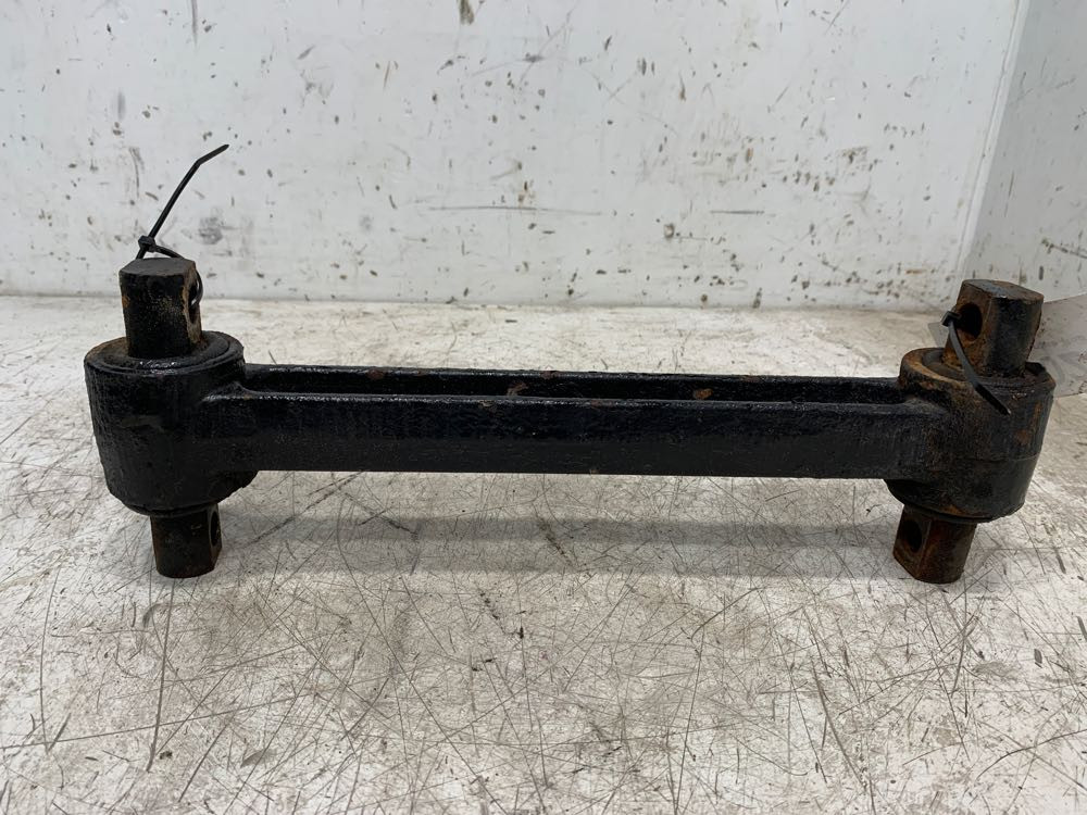 Kenworth T800 Torque Rod 481904U (339-10260)
