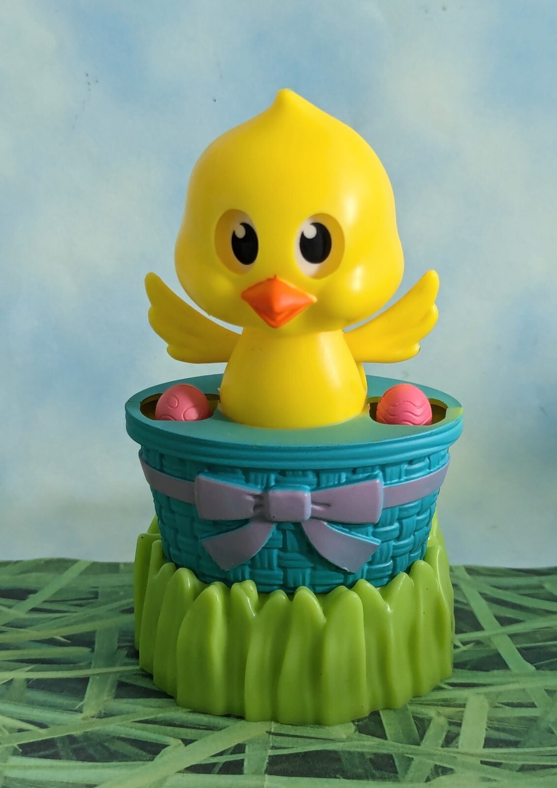 Solar Dancing Yellow Chick inside Easter Basket ~ 2016 ~ Dances in Sun ~ New! B