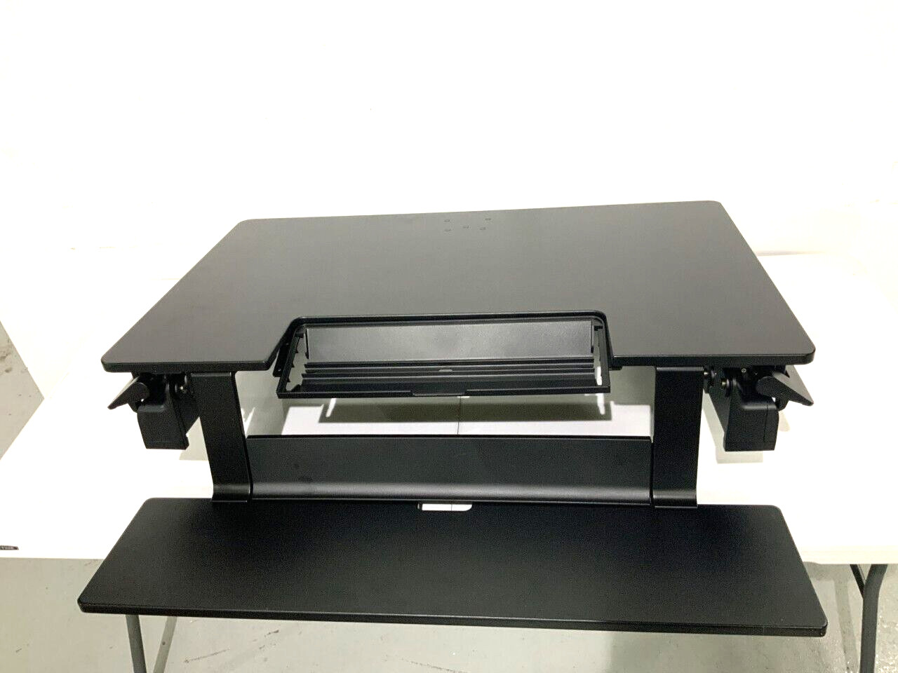 Ergotron WorkFit-TLE Sit-Stand Adjustable Workstation (33-444-921) - Black ✅❤️️✅