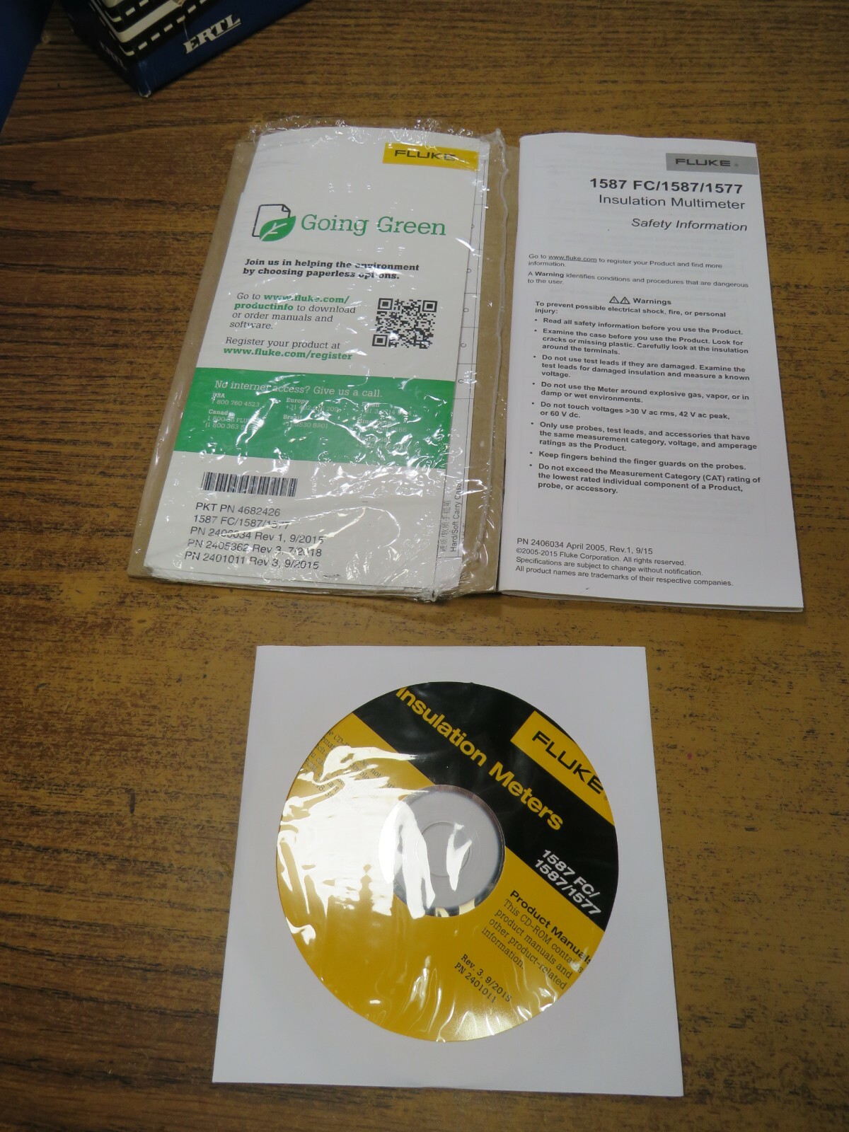 Fluke 1587 CD Rom Manual and safety information