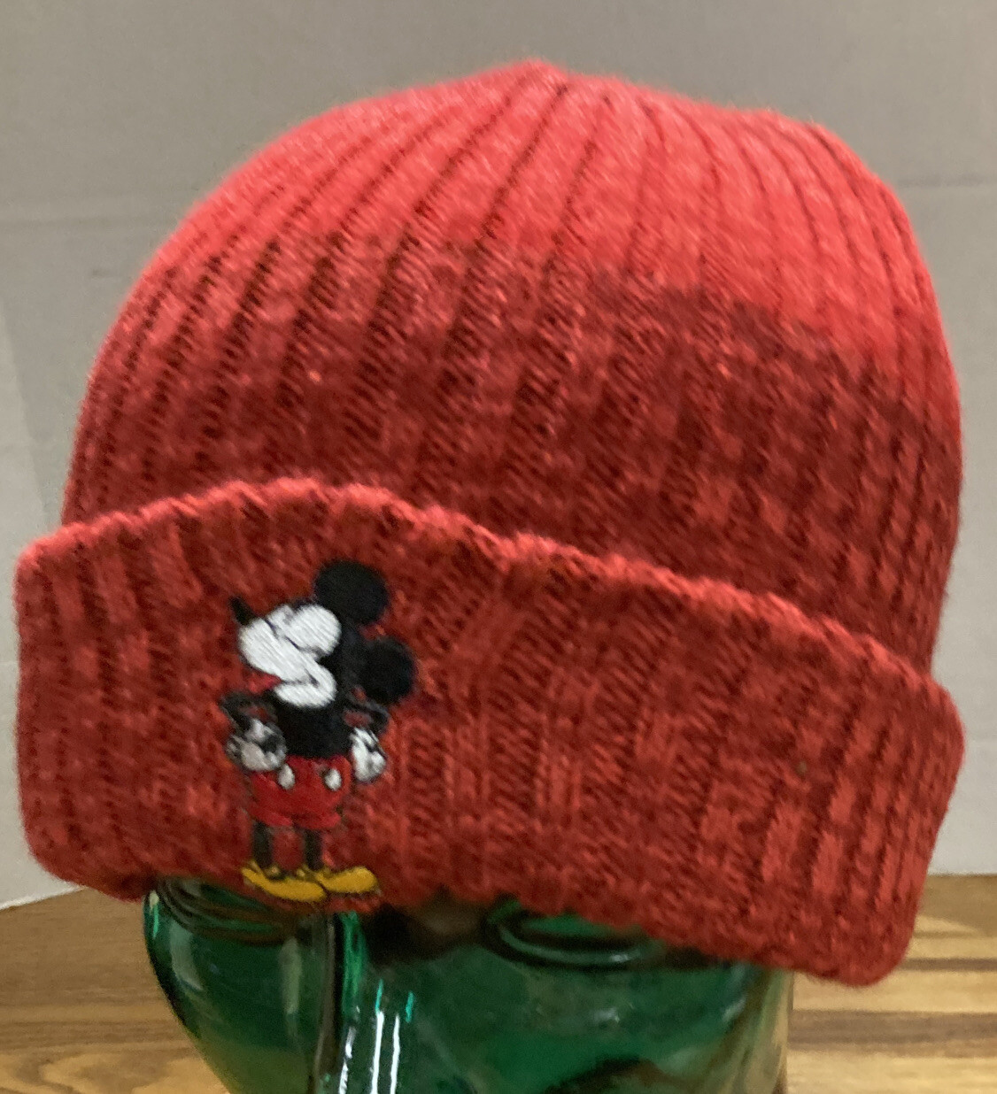 VERY NICE DISNEY MICKEY MOUSE WINTER BEANIE HAT OSFM IN EXCELLENT CONDITION O3