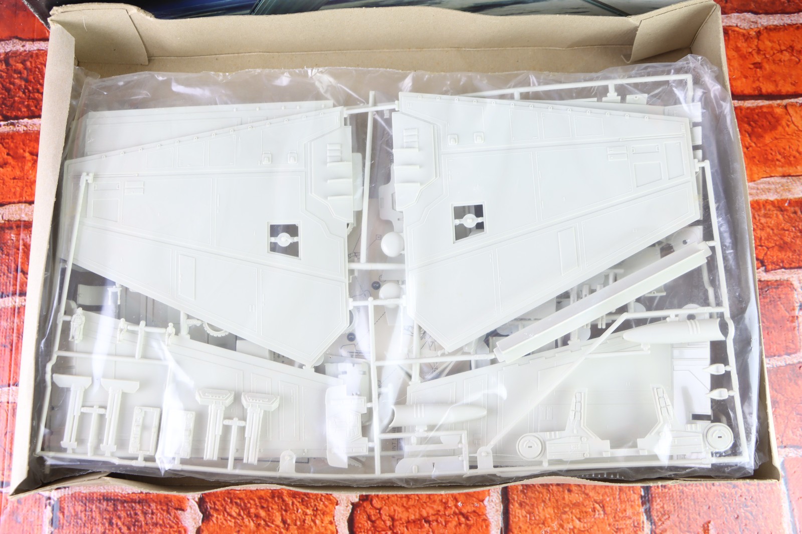 MPC Star Wars Jedi Shuttle Tydirium 1-1920 Model Kit READ