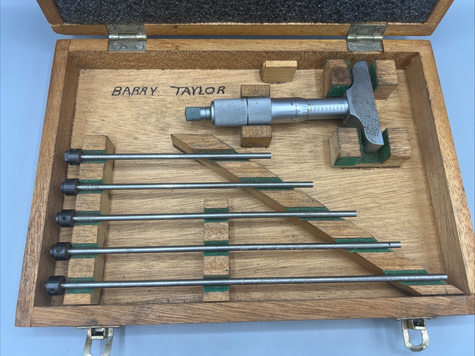 MITUTOYO 129-128 0-6" DEPTH MICROMETER .001" PRECISION MACHINIST - VGC - JAPAN