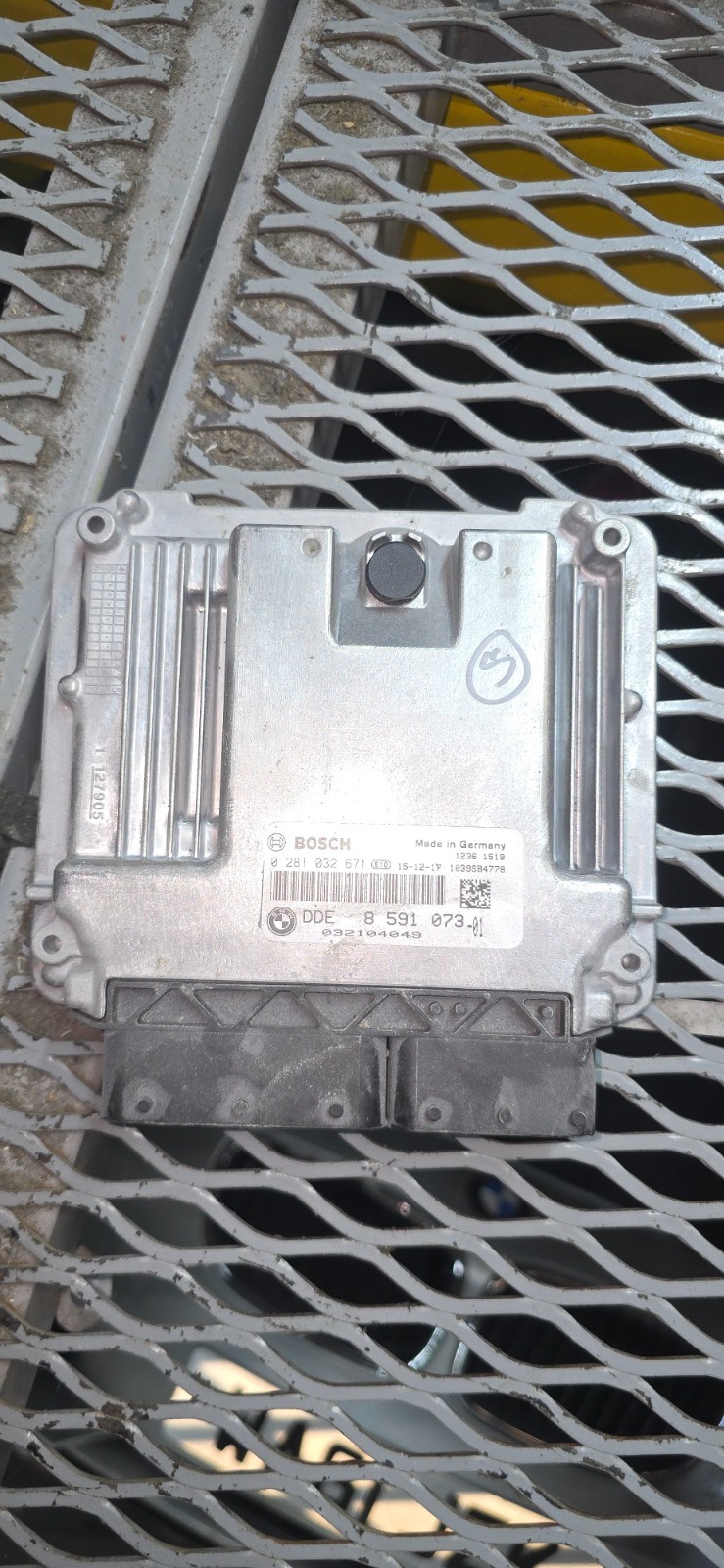 ENGINE CONTROL UNIT  8591073 BMW 1 Series F20 F21 N47 Manual 2011- 15