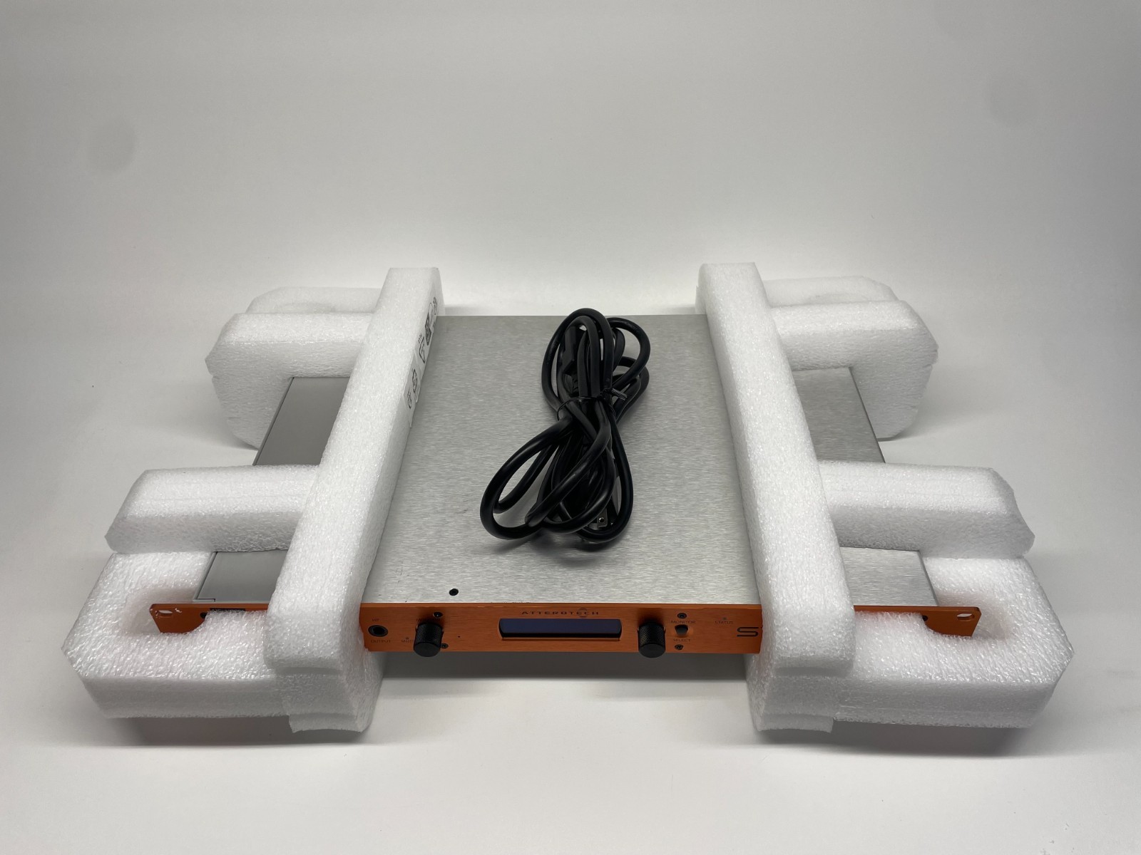 Q-SYS QSC Synapse D16MIO-NA Dante AES67 Networked Audio Interface (Attero Tech)