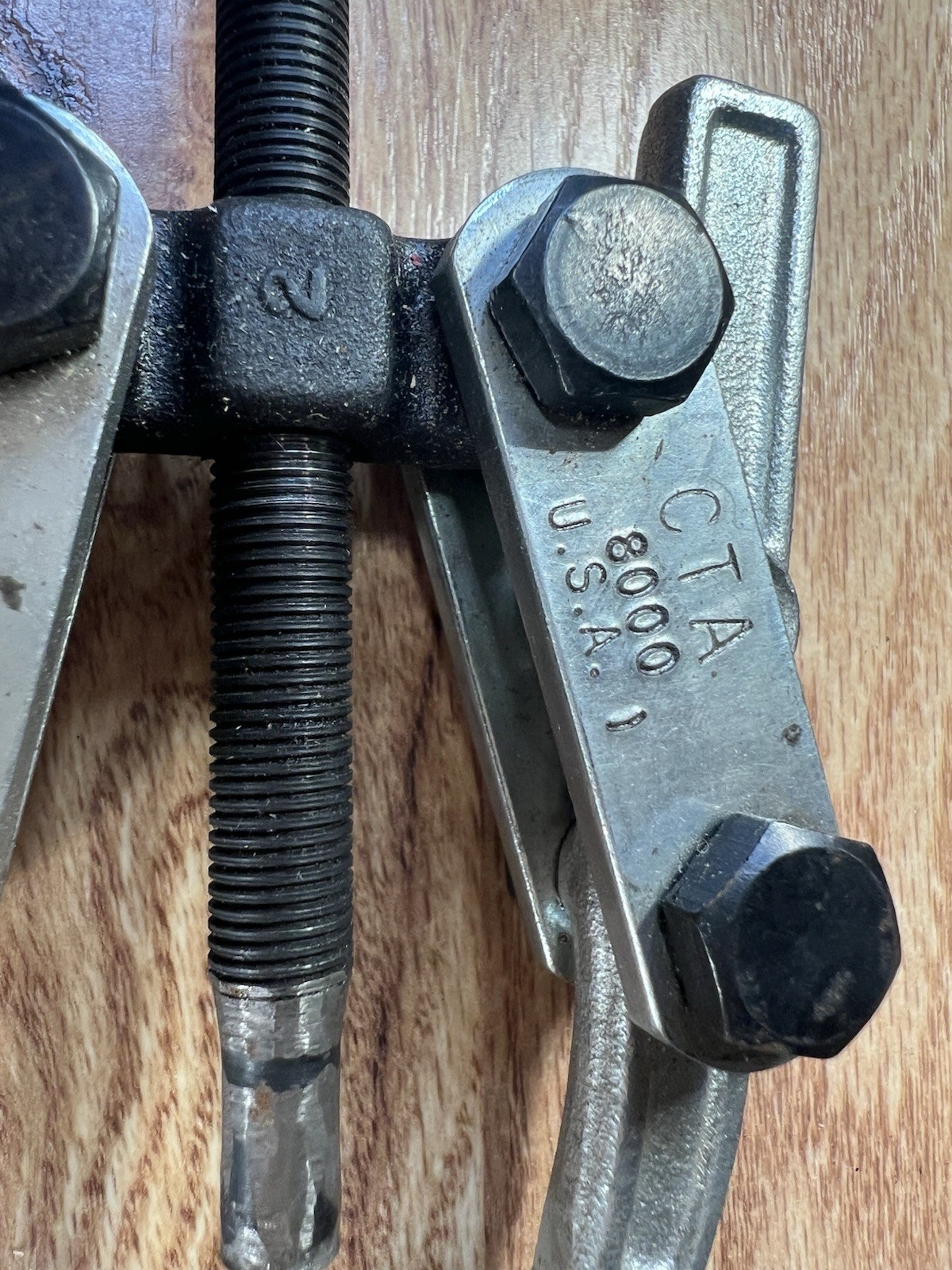 CTA 8000 2- JAW Reversible Adjustable Gear Puller 4” Super Clean