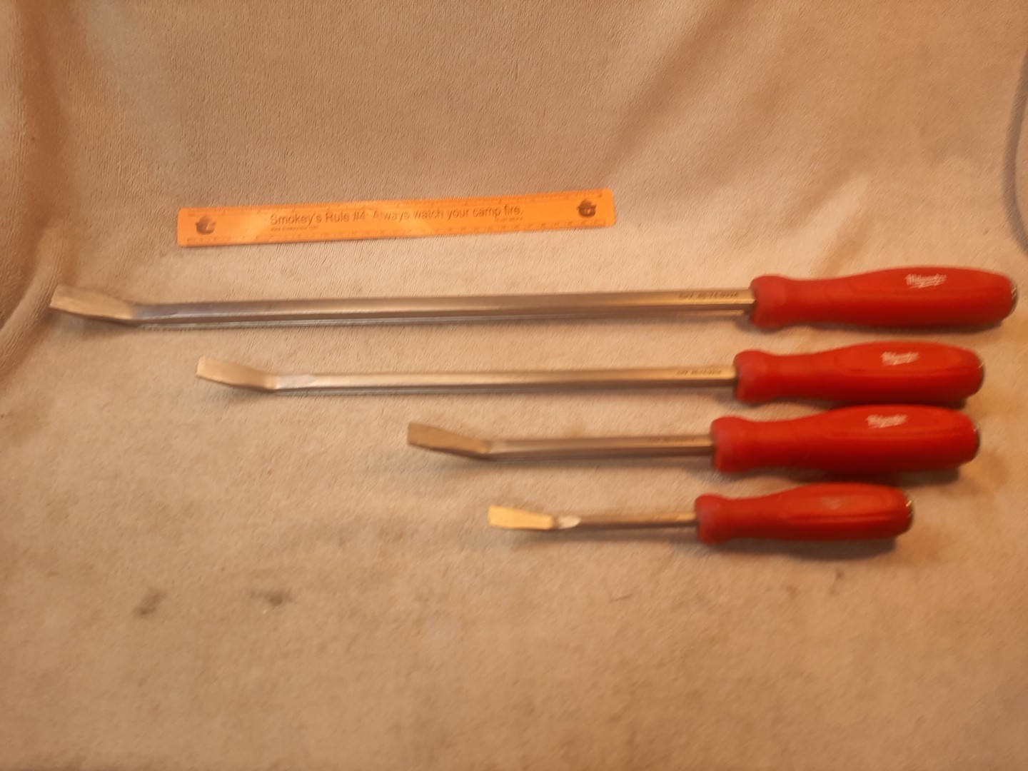Milwaukee Tool 48-22-9214 4 Pc. Pry Bar Set