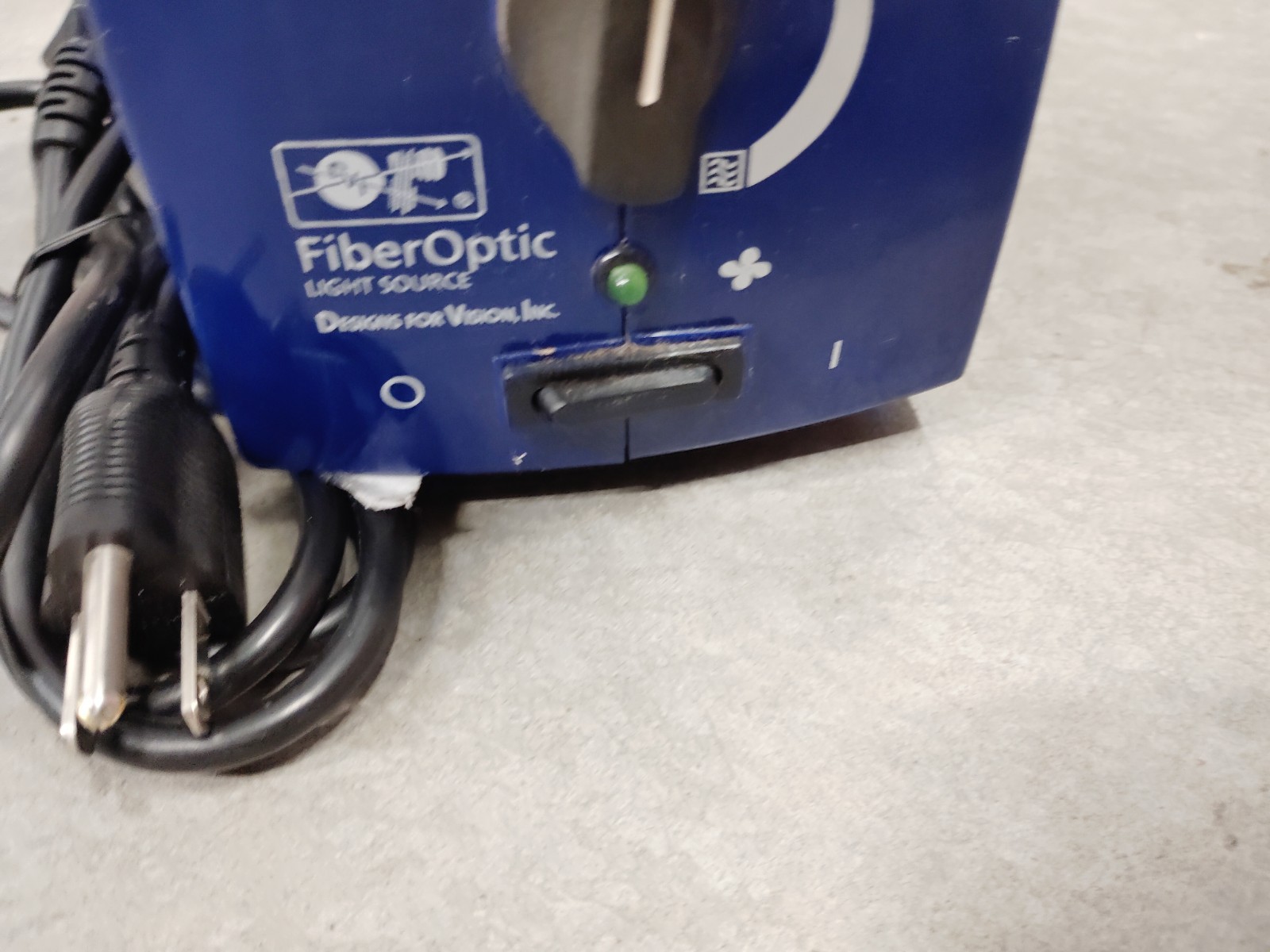 High-Quality Fiber Optic Light Source by Designs for Vision, Inc.