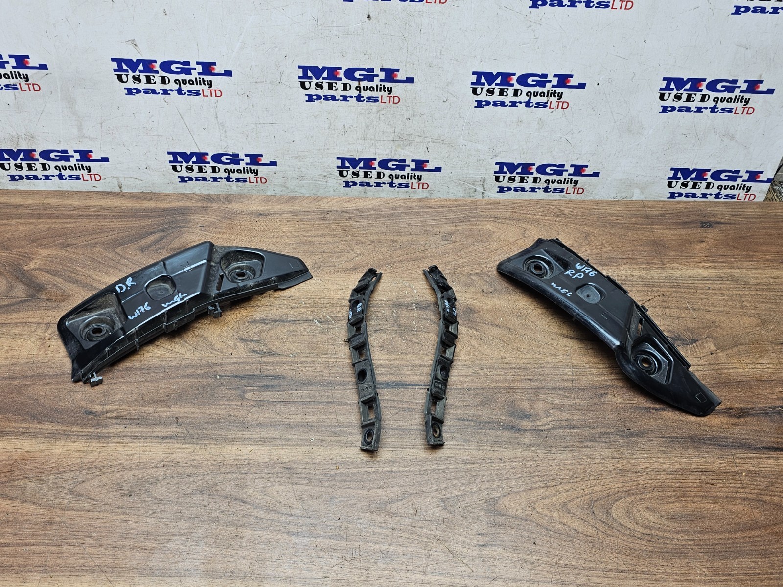 MERCEDES A CLASS W176 REAR BUMPER MOUNT SUPPORT HOLD BRACKET SET L/R  2012-2018