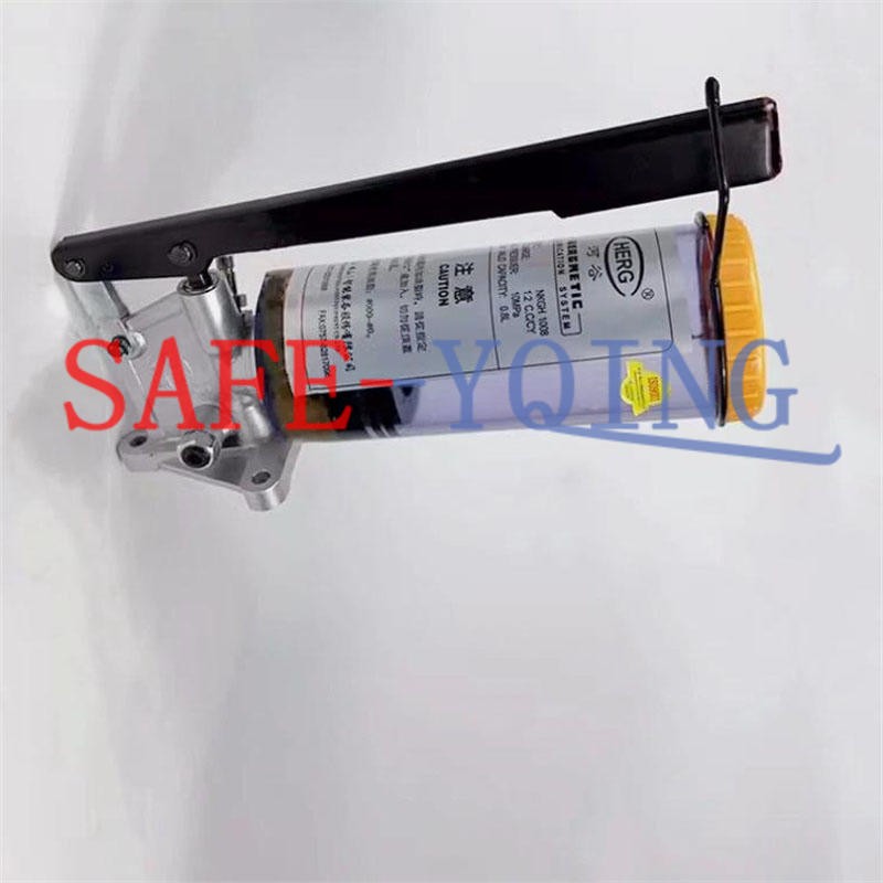 1PCS HERG Manual grease lubrication pump NKGH-1008 NEW